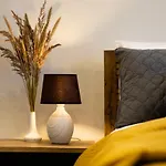 Old Ridzenes Design Апартаменти