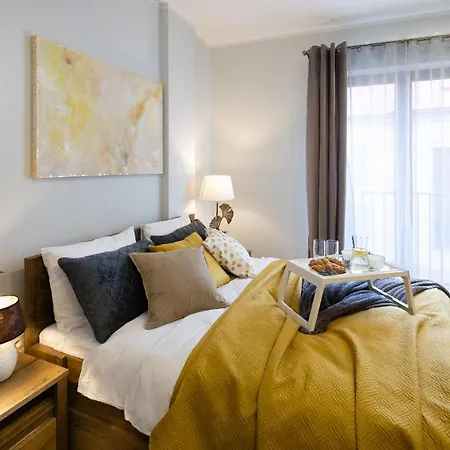 شقة Old Ridzenes Design *